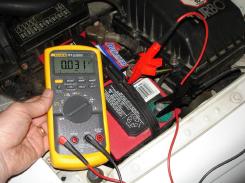checking key-off battery current drain with an ammeter