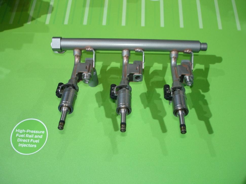 Gasoline Direct Injection fuel rail and injectors